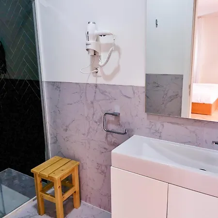 Mid-atlantic House Hostel Angra do Heroismo