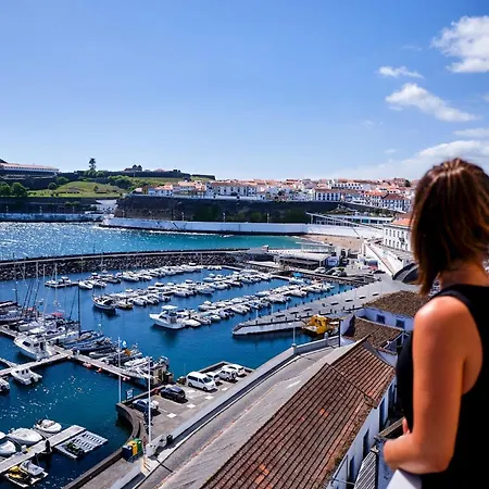 ホステル Mid-Atlantic House アングラ・ド・エロイーズモ