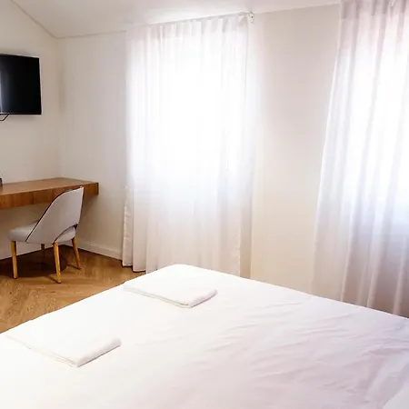 Mid-atlantic House Hostel