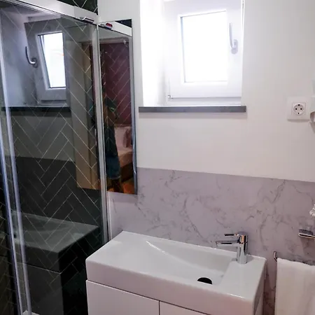 Mid-Atlantic House ホステル *