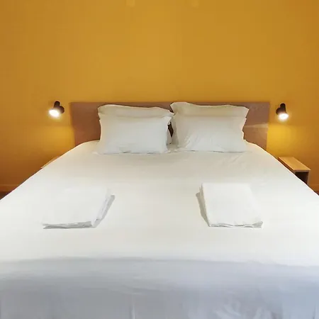 Mid-atlantic House Hostel