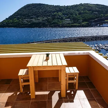 Mid-atlantic House Angra do Heroismo