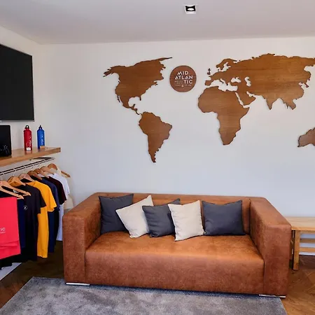 Mid-Atlantic House ホステル *