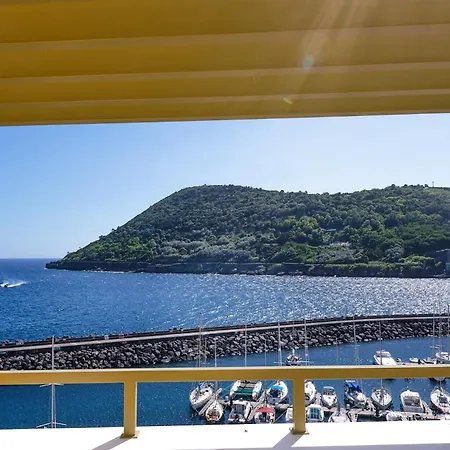 Mid-Atlantic House ホステル