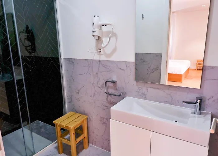 Mid-atlantic House Hostel Angra do Heroismo