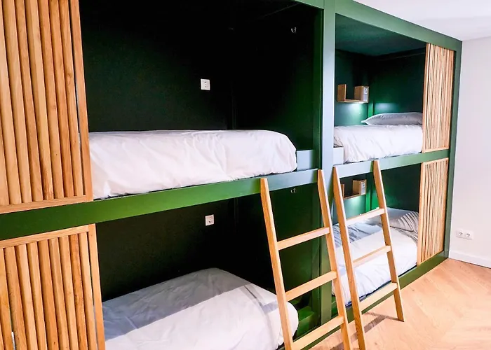 Mid-atlantic House Hostel