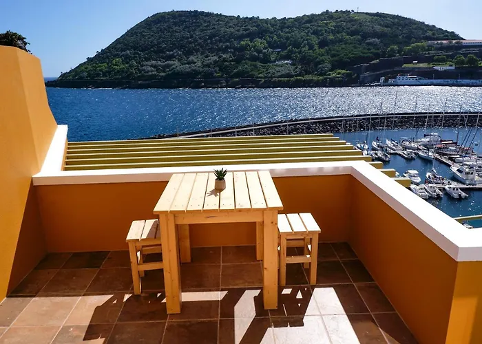 Mid-atlantic House Angra do Heroismo